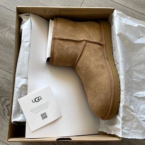 Women’s UGG Classic Mini II